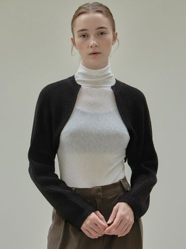 Ribbed Knit Bolero Top (Black) - NICK&NICOLE - Modalova