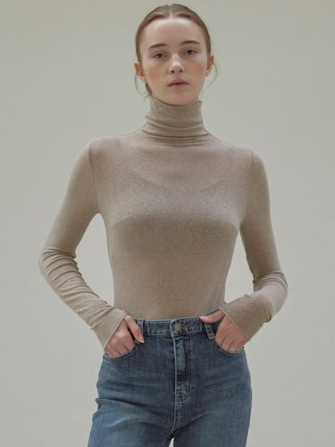 Turtleneck Slim Knit Top (Coco Brown) - NICK&NICOLE - Modalova