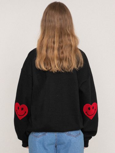 UNISEX] Elbow Heart Smile Boucle Embroidered Sweatshirt 3 Colors - GRAVER - Modalova