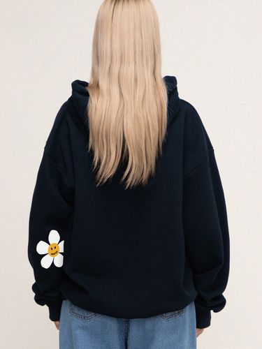 UNISEX] One Point Elbow Flower Dot Printed Hoodie - GRAVER - Modalova