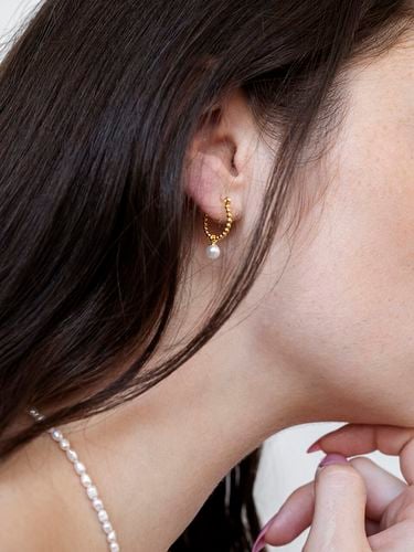 Petit Perele Pearl Earrings - L’OMBRILLANT - Modalova