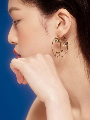 V Face Drawing Earring - viollina - Modalova