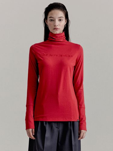 Something Soft Turtleneck Top (Red) - ONNE - Modalova