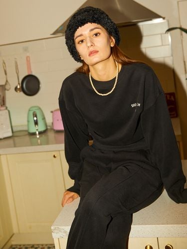 Embroidery Logo Round Fleece Sweatshirt_Black - 320SHOWROOM - Modalova