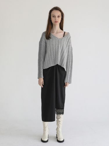 Two Tone V-Neck Knit_Grey - SOFT SEOUL - Modalova