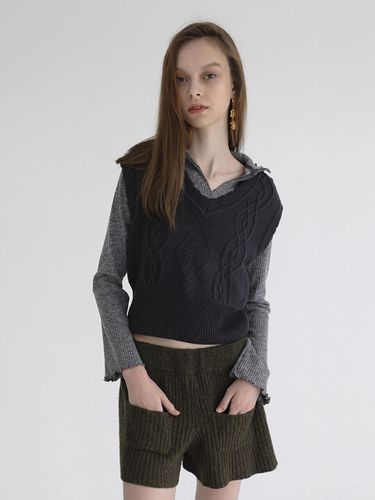 Argyle Knit Vest_Charcoal - SOFT SEOUL - Modalova