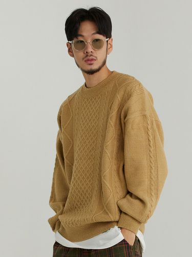 Round Pattern Sweater _ Beige - OTHERFITS - Modalova