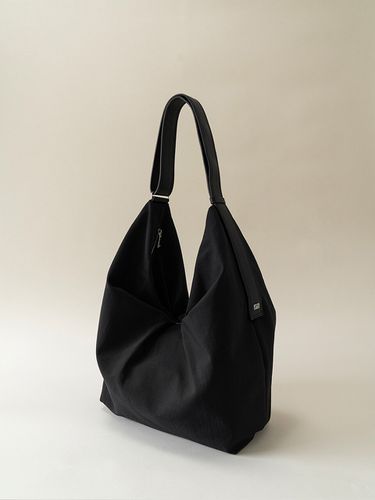 ESSENTIAL] Mia Oversized Bag Black - KINDERSALMON - Modalova