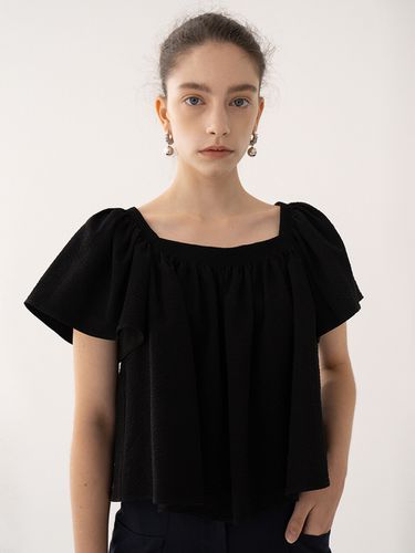 Wavy Smocked Blouse Black - KINDERSALMON - Modalova