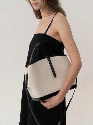 Essential Leather-Trimmed Canvas Crossbody - KINDERSALMON - Modalova