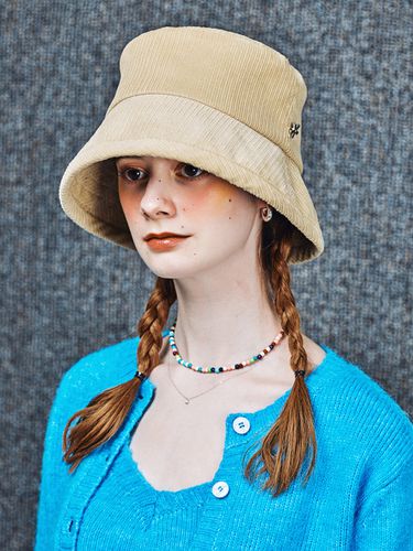 BASIC CORDUROY BUCKET HAT - BEIGE - ELKE BLOEM - Modalova