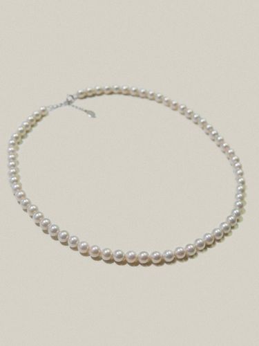 Basic Pearl Necklace - partez - Modalova