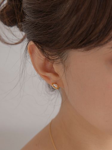 Pearl Line Earring - Primaute - Modalova