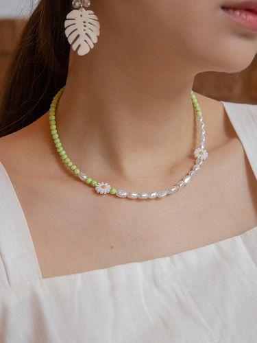 Daisy Pearl Necklace - Primaute - Modalova