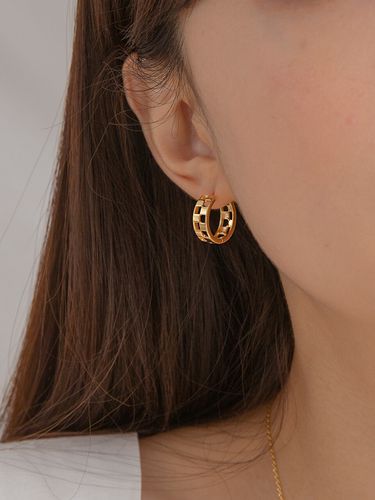 Checker Board Earring - Primaute - Modalova