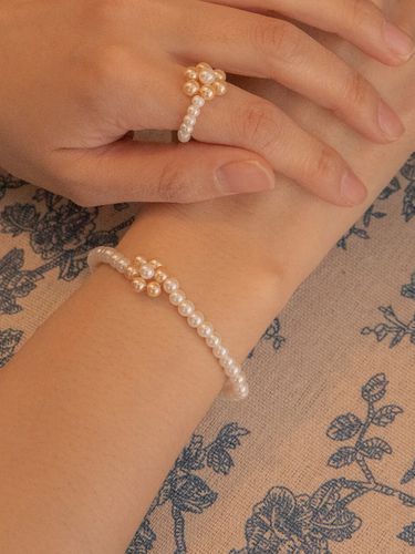 Pearl Flower Bracelet - Primaute - Modalova