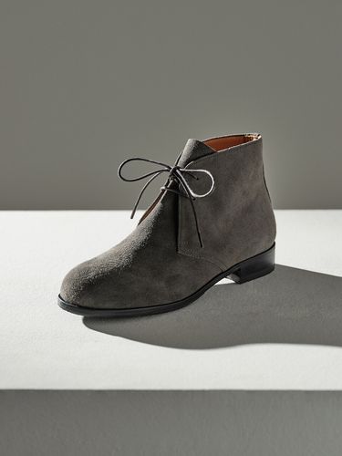 CHUKKA BOOTS _ SUEDE GREY - heenn - Modalova