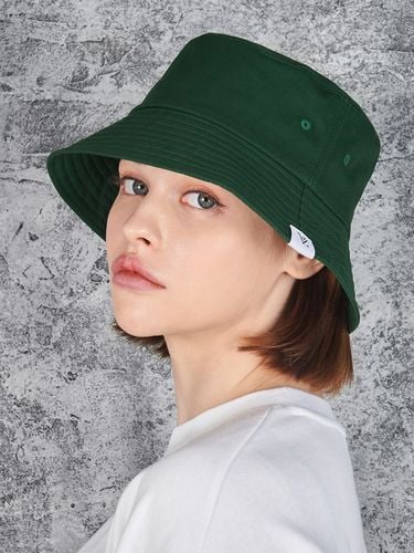 Monogram Label Bucket Hat_Green - VARZAR - Modalova