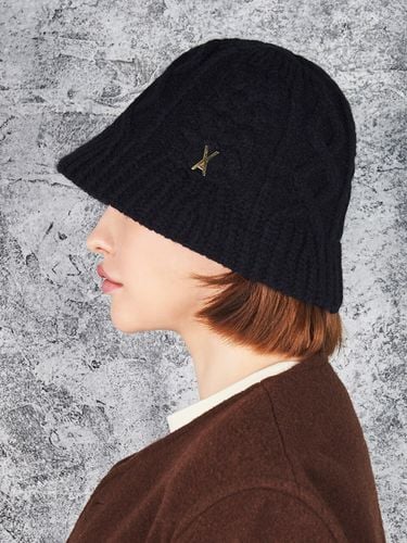 Stud Logo Knit Bucket Hat_Black - VARZAR - Modalova