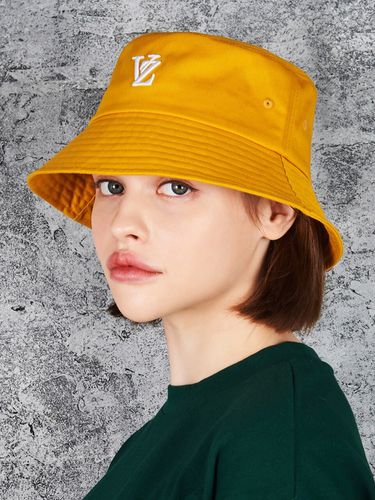 D Monogram Bucket Hat_Yellow - VARZAR - Modalova