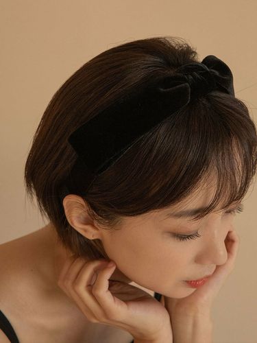 BLACK VELVET HAIRBAND - Primaute - Modalova