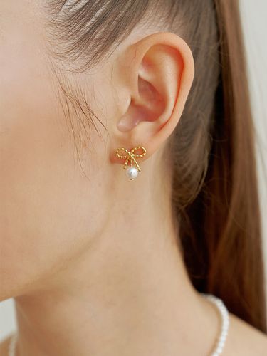 Romantic Ribbon Pearl Earring (2color) - leeENoir - Modalova