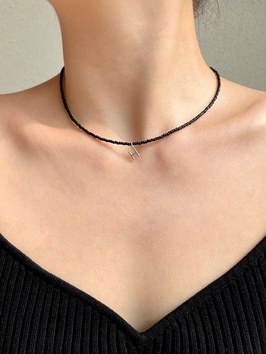 Black Initial Necklace - leeENoir - Modalova