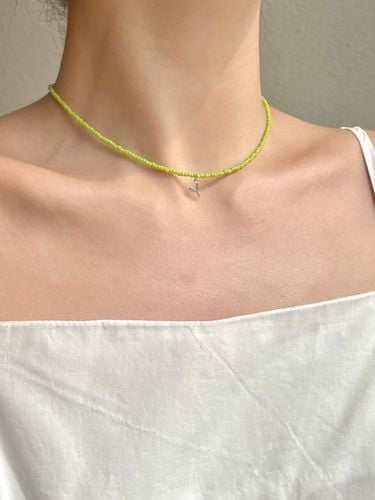 Lime Initial Necklace - leeENoir - Modalova