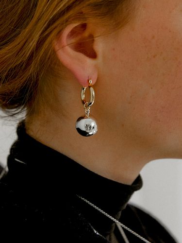 Sphere Hoop Earrings - Mix - MIDNIGHT MOMENT - Modalova