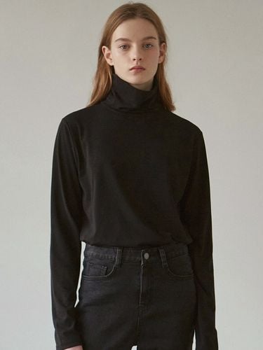 Warmer Turtleneck Top (Black) - YAN13 - Modalova