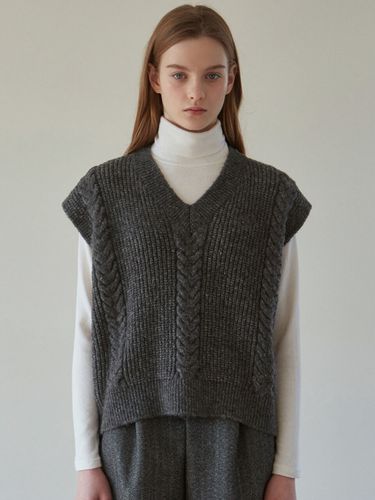 Calbe Knit Vest (Charcoal) - YAN13 - Modalova