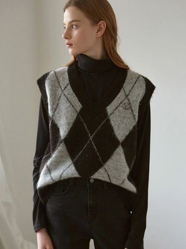 Argyle Knit Vest (Black) - YAN13 - Modalova