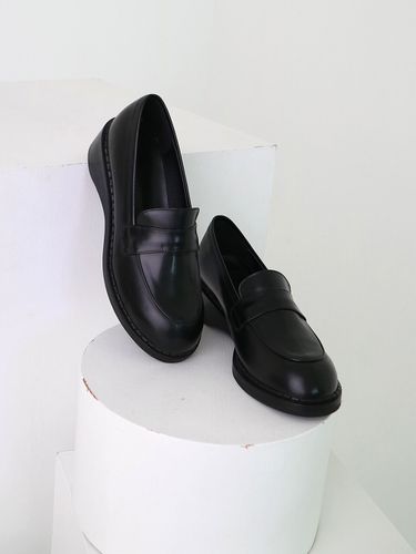 Classic Penny Loafer - urimera - Modalova