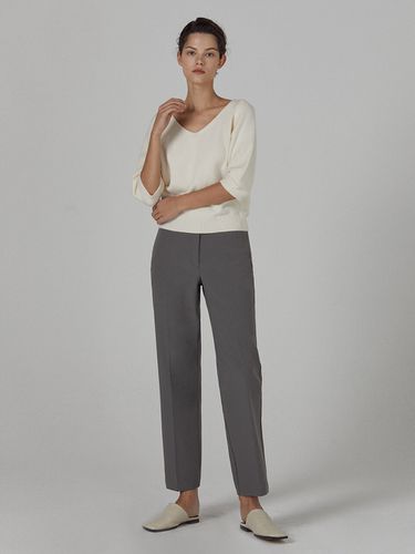 Classic Straight Slacks (Khaki) - a.riff - Modalova