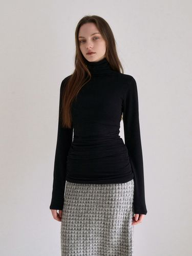 Shirred Inner Turtleneck Tee () - ADAUL - Modalova