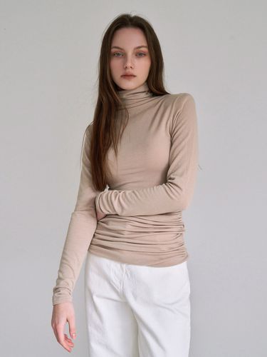 Shirred Inner Turtleneck Tee () - ADAUL - Modalova