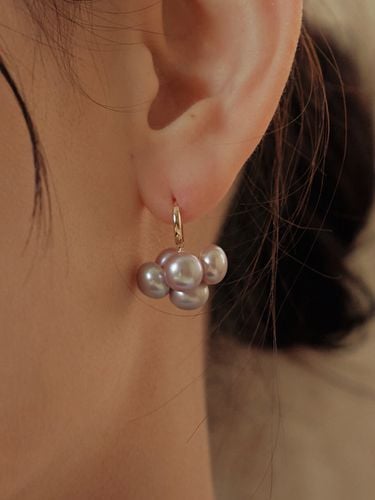 Berry Button Pearl Earrings - TATIANA - Modalova