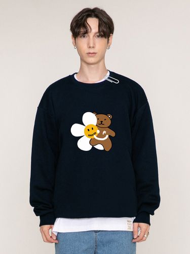 Unisex] Flower Bear Smile White Clip Sweatshirt _ - GRAVER - Modalova