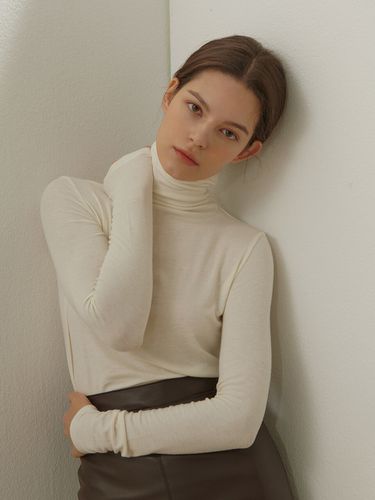 Wool Turtleneck T-shirt - camino - Modalova