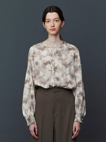 Soft Shirred Shirt (Dust Beige) - atempo - Modalova