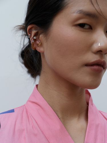 Acrylic Earcuff - HYEON.K - Modalova