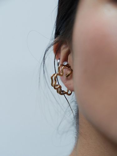 Hyeonk Clover Earcuff - HYEON.K - Modalova