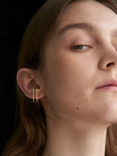 Essential Earcuff (circle) - HYEON.K - Modalova