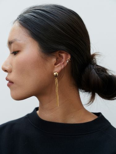 Ball Fringe2 Earring - HYEON.K - Modalova