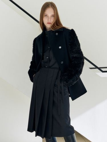 Fur Sleeve Half Coat Black - FACTORIAL LABEL - Modalova