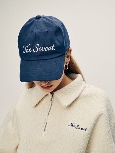 Cursive Logo Cap - NAVY - The Sweat. - Modalova