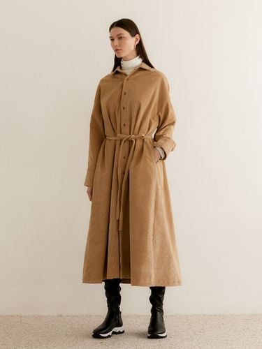 Oversized Corduroy Coat (Beige) - MODERNABLE - Modalova