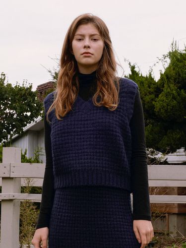 Square Wale Knit Vest (Navy) - ADAUL - Modalova