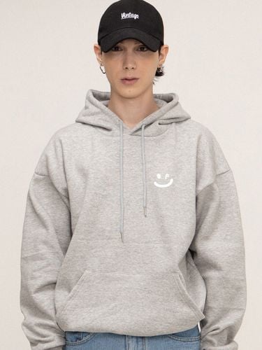 Unisex] Small Drawing Smile Hoodie _ Grey - GRAVER - Modalova