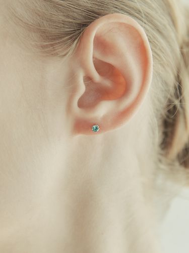 K Crystal Cubic Basic Piercing B12 - LUNNE - Modalova